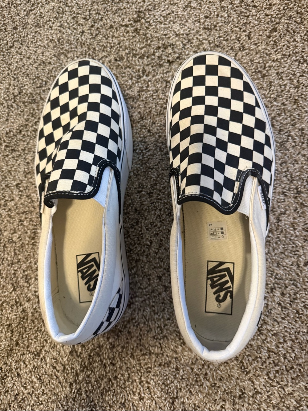 Vans women’s Checkerboard Slip-On - platform Black & White sneakers